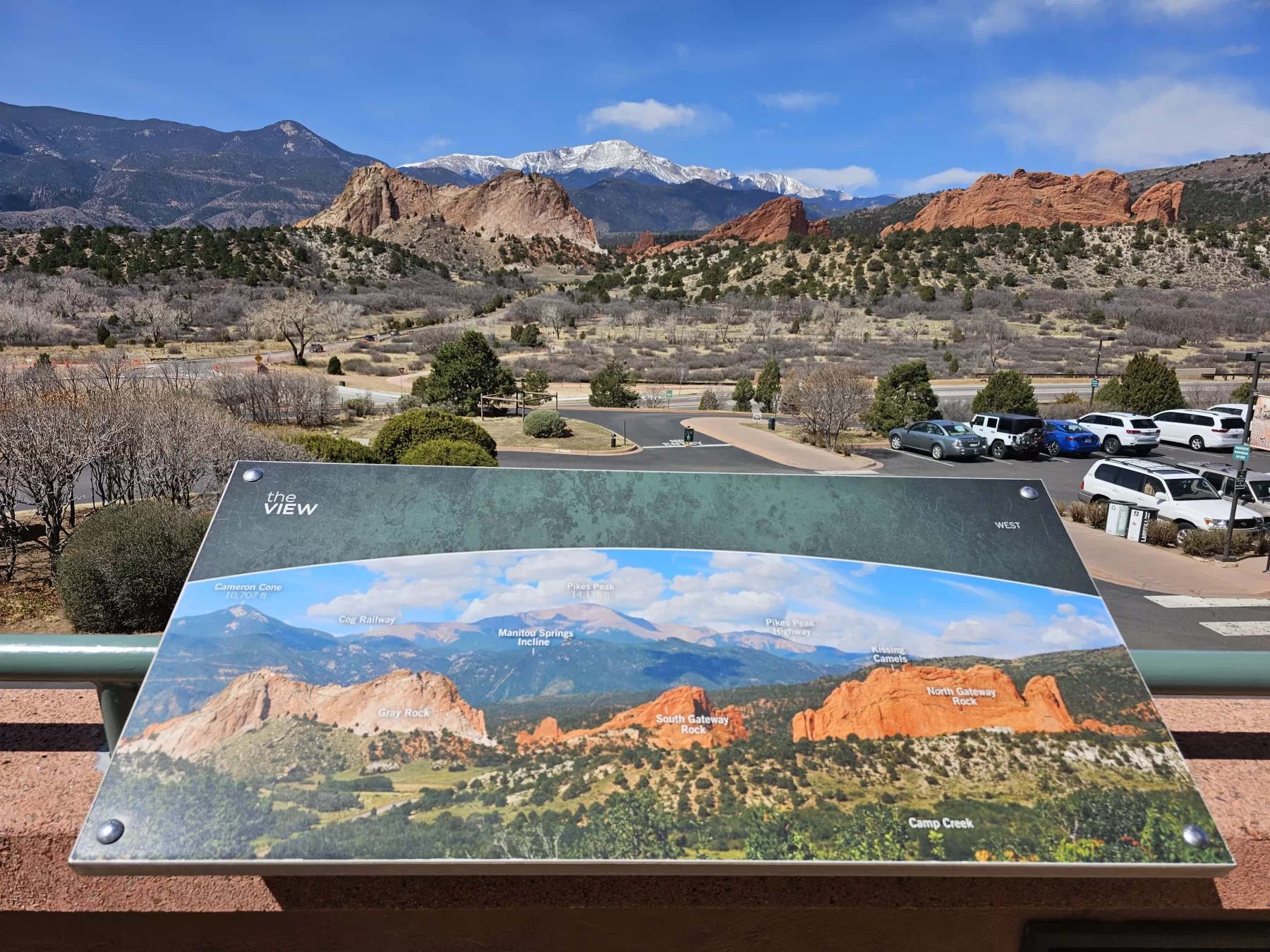 Experience the stunning beauty of Colorado at the must-visit destination, Garden of the Gods. This 1,341-acre park features towering sandstone formations, colossal red rocks, and trails of varying difficulty.