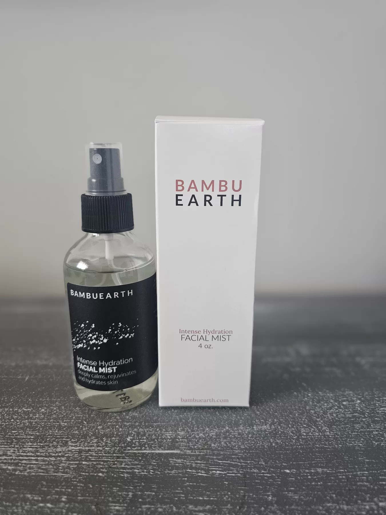 Bambu Earth Review- woodsy and herbal blend is calming, hydrating and rejuvenating, and only uses 3 ingredients, ethically and sustainably sourced from the Earth.
